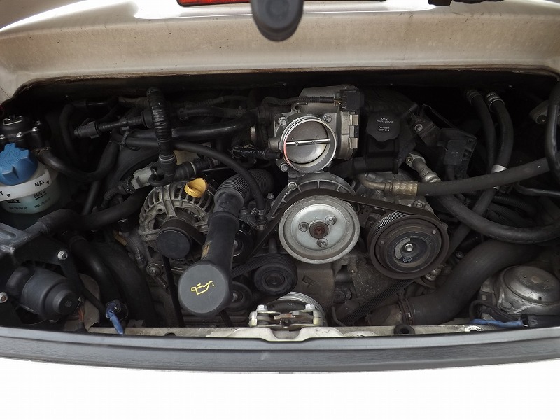 ポルシェ996オルタネーター取り外し作業